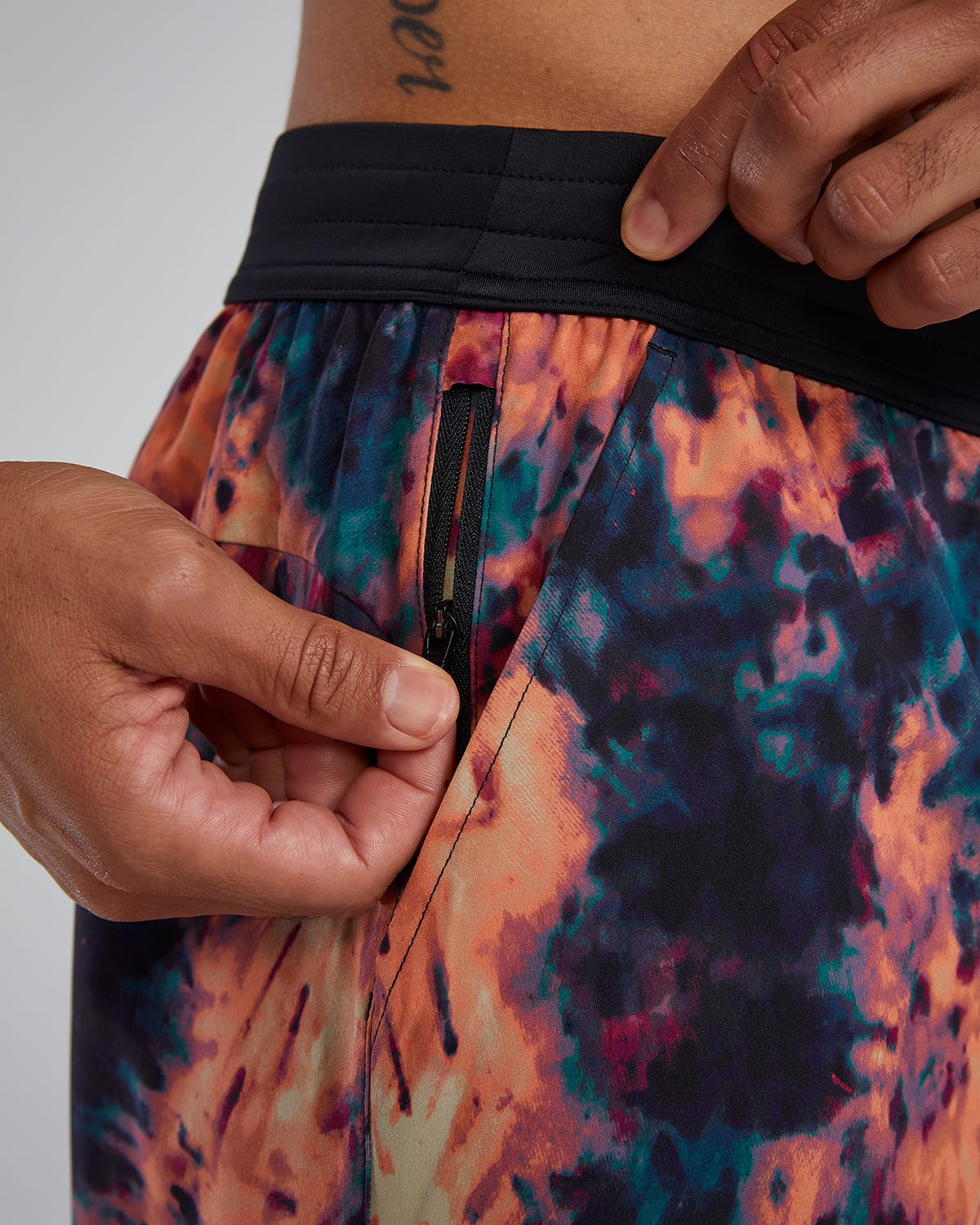 TYR Hydrosphere¨ - Men's Unbroken Shorts - Unlined 5" - Solid - Image 8