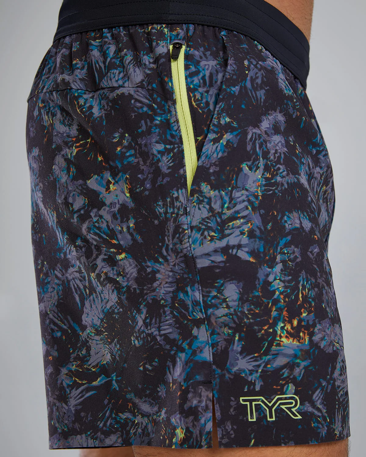 TYR Hydrosphere¨ - Men's Unbroken Shorts - Unlined 5" - Solid - Image 7