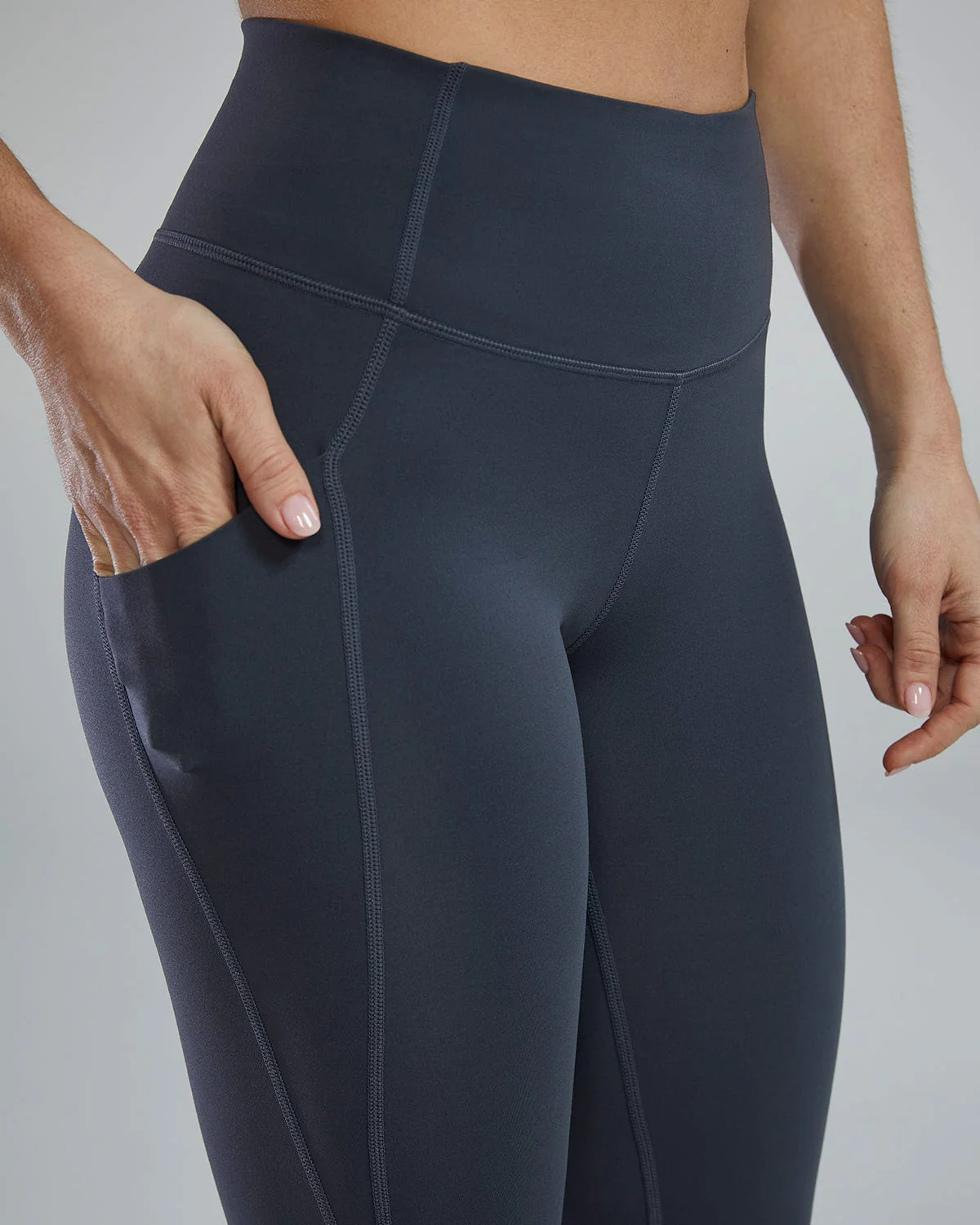 TYR Joule Eliteª Women's High-Rise 25" Pocket Leggings - Solid - Image 32