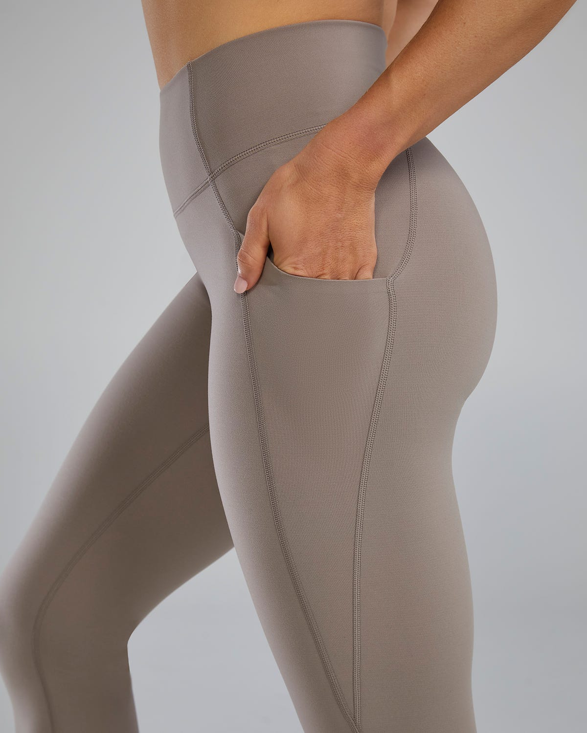 TYR Joule Eliteª Women's High-Rise 25" Pocket Leggings - Solid - Image 46